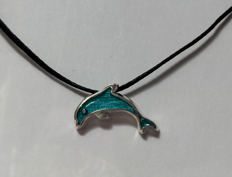 Halskette mit Delfin-Anhänger in Silber-Türkis